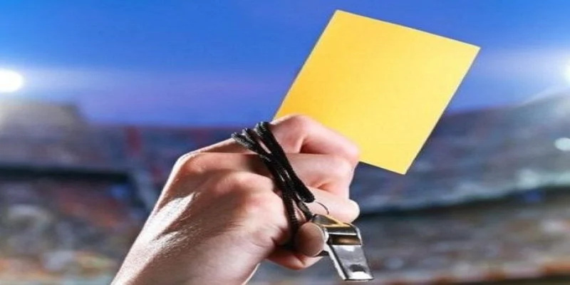 Thẻ vàng trong bóng đá bị phạt bao nhiêu tiền